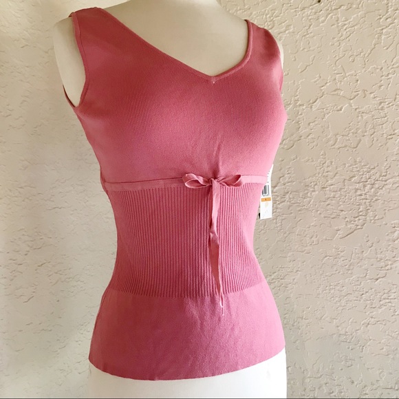 JohnPaulRichard Tops - Pink Knit Tank Small